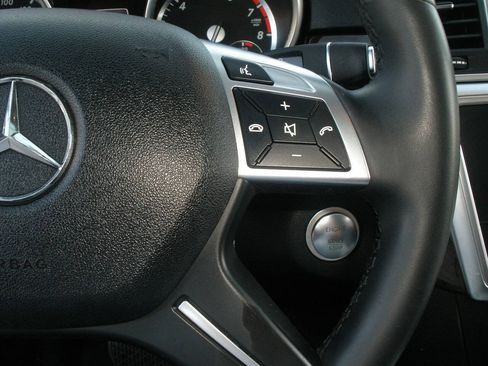 Used 2015 Mercedes-Benz ML 350 4MATIC image 39