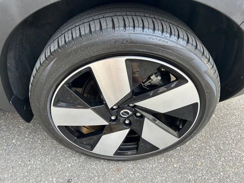 Certified 2022 Volvo C40 P8 Recharge Ultimate image 6