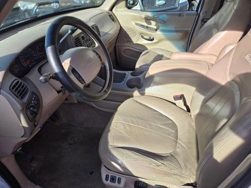 Used 1997 Ford Expedition XLT image 2