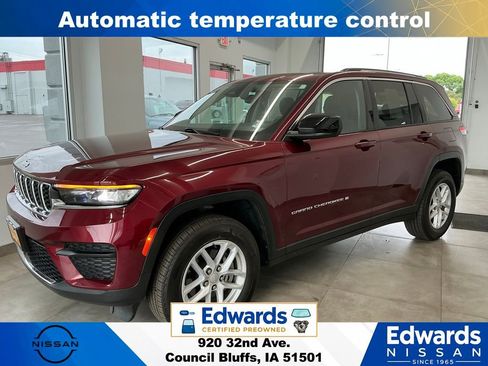 Used 2024 Jeep Grand Cherokee Laredo X AWD/4WD image 5