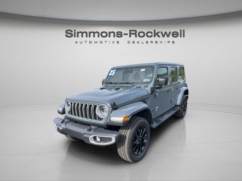 Used 2025 Jeep Wrangler Unlimited Sahara AWD/4WD image 1