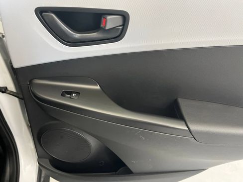 Used 2021 Hyundai Kona SE FWD image 53