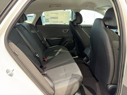 New 2026 Kia K4 LXS image 19