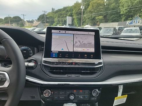 New 2025 Jeep Compass Limited w/ High Altitude Package image 14