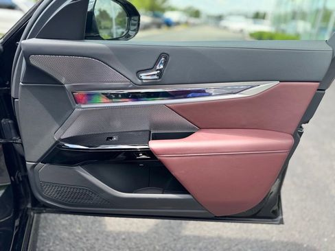 Used 2024 BMW 760i xDrive w/ Premium Package 2 image 54