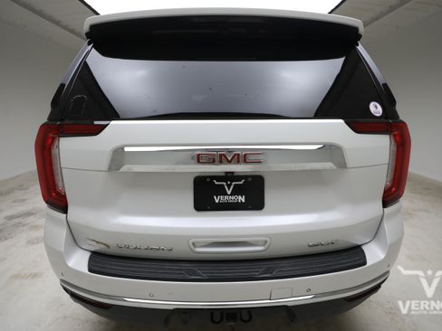 Used 2023 GMC Yukon XL SLT RWD image 3