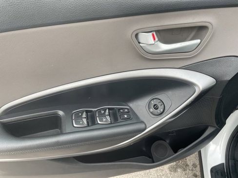 Used 2018 Hyundai Santa Fe Sport w/ 2.4L Value Package 02 image 18