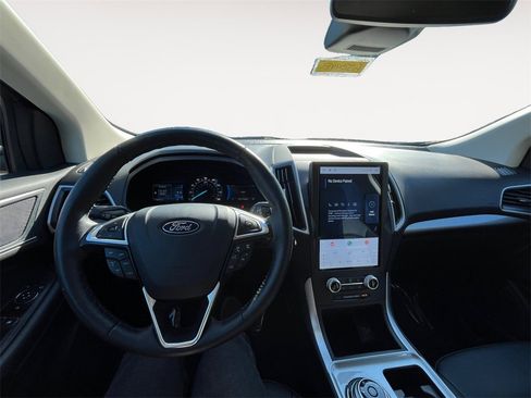 Used 2024 Ford Edge SEL w/ Convenience Package image 10