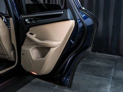 Used 2019 Porsche Macan S AWD/4WD image 49