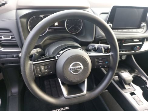 Used 2021 Nissan Rogue SV image 13