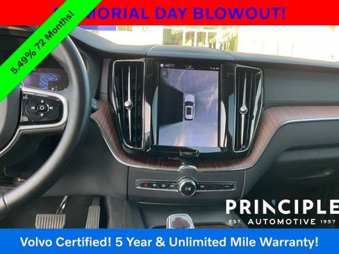 Certified 2023 Volvo XC60 B5 Ultimate w/ Climate Package AWD/4WD image 18