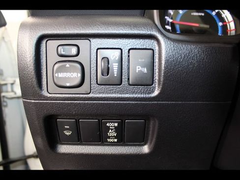 Used 2016 Toyota 4Runner Limited AWD/4WD image 21