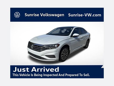 Used 2019 Volkswagen Jetta SE FWD image 1
