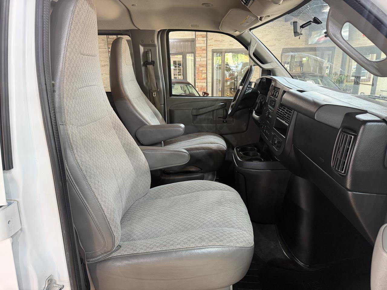 Used 2016 Chevrolet Express 3500 LT w/ LT Preferred Equipment Group RWD image 10
