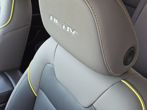 New 2026 Chevrolet Trax ACTIV w/ Sunroof Package FWD image 17