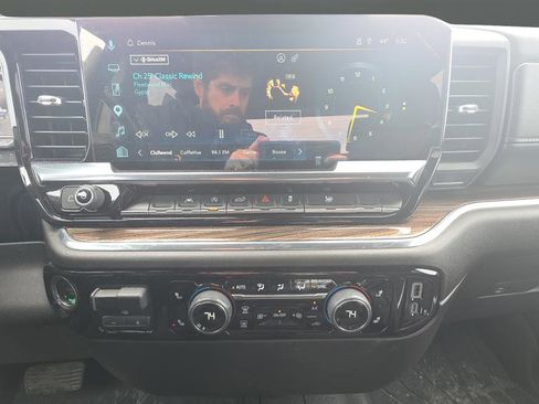 Used 2024 Chevrolet Silverado 1500 LT AWD/4WD image 13