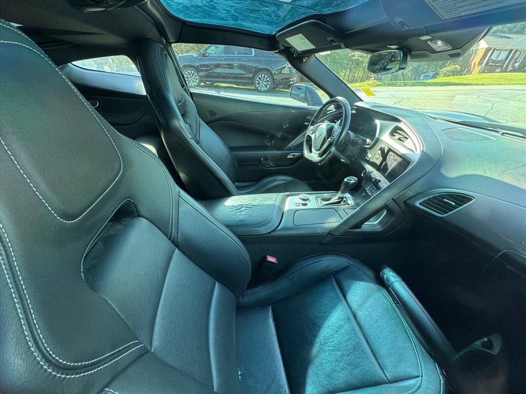 Used 2019 Chevrolet Corvette Stingray Coupe w/ Carbon Flash Badge Package RWD image 3