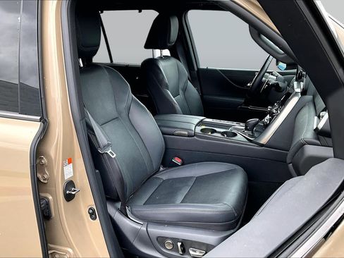 Used 2025 Lexus LX 700h Overtrail AWD/4WD image 9
