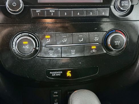 Used 2016 Nissan Rogue S w/ S Family Package FWD image 22