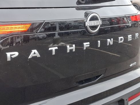 Certified 2024 Nissan Pathfinder S image 30