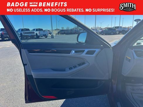 Used 2015 Hyundai Genesis 3.8 image 16