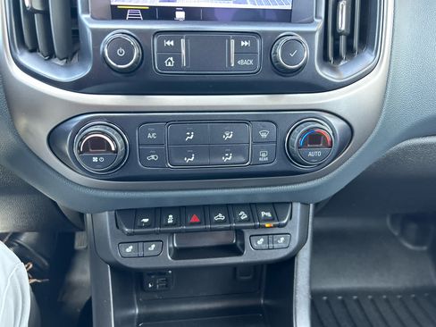 Used 2020 Chevrolet Colorado Z71 AWD/4WD image 19