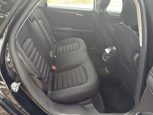 Used 2016 Ford Fusion SE FWD image 19