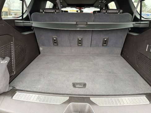 Used 2021 Chevrolet Suburban RST w/ Luxury Package image 13