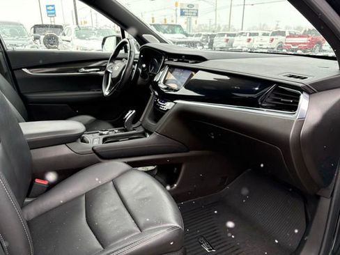 Used 2022 Cadillac XT6 Sport image 11