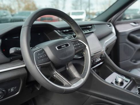 Used 2024 Jeep Grand Cherokee Limited image 26