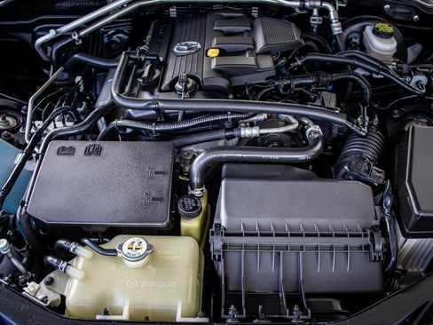 Used 2014 MAZDA MX-5 Miata Sport image 19