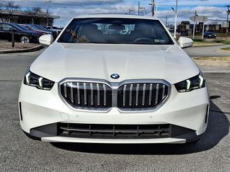Certified 2025 BMW 530i xDrive w/ Premium Package video 2