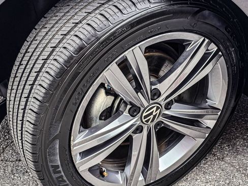 Used 2024 Volkswagen Jetta SE FWD image 10