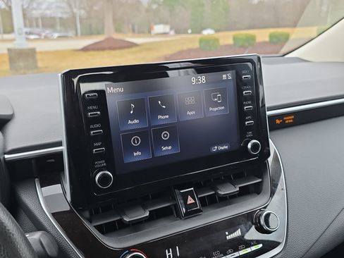 Used 2020 Toyota Corolla LE image 20