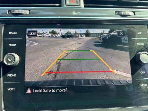 Used 2022 Volkswagen Tiguan SE R-Line FWD image 23