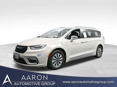 Used 2021 Chrysler Pacifica Limited w/ Premium & Safety Sphere Group