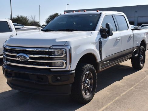Used 2024 Ford F250 King Ranch w/ FX4 Off-Road Package image 2