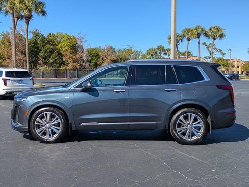 Used 2021 Cadillac XT6 Premium Luxury image 3