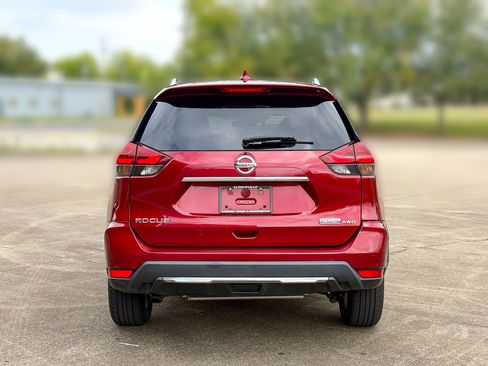 Used 2019 Nissan Rogue S w/ Special Edition Package AWD/4WD image 7