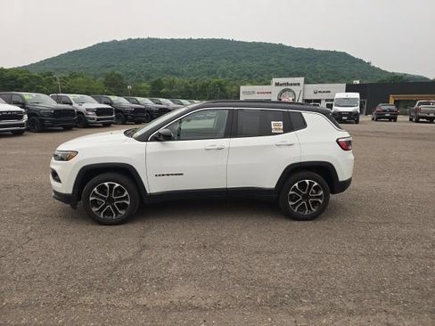 Used 2022 Jeep Compass Limited AWD/4WD image 4