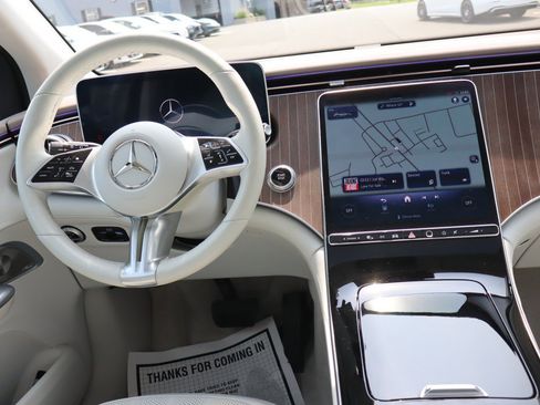 Used 2023 Mercedes-Benz EQE 500 4MATIC SUV image 15