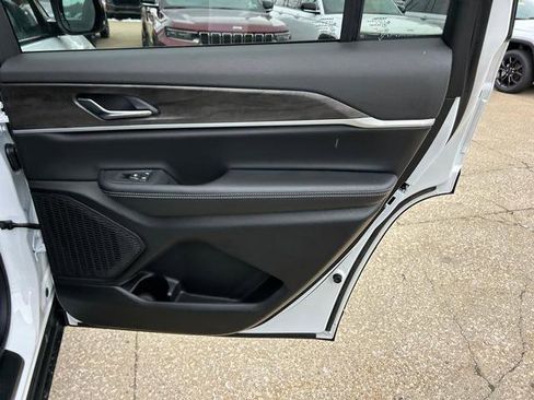 New 2025 Jeep Grand Cherokee L Limited w/ Trailer Tow Package image 20