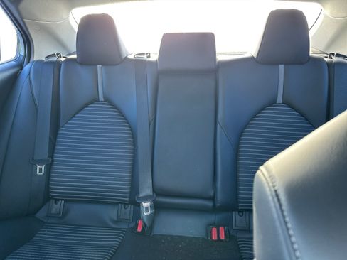 Used 2021 Toyota Camry SE FWD image 13