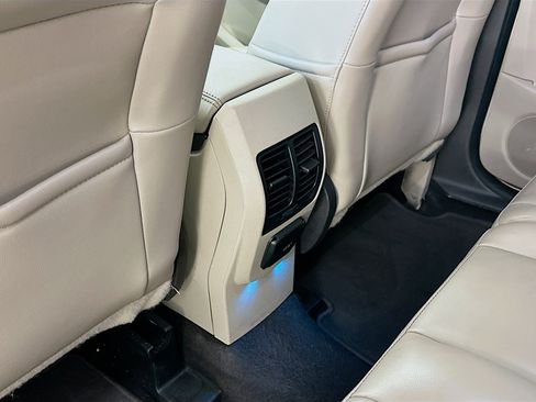 Used 2017 Ford Escape Titanium AWD/4WD image 28