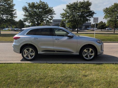 New 2025 Audi Q5 Premium Plus image 38