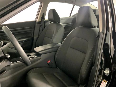 Used 2025 Nissan Altima 2.5 SV FWD image 22