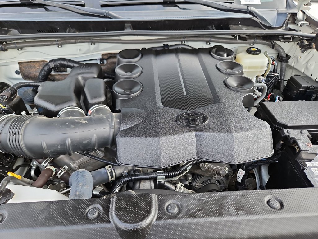 Used 2021 Toyota 4Runner SR5 AWD/4WD image 34