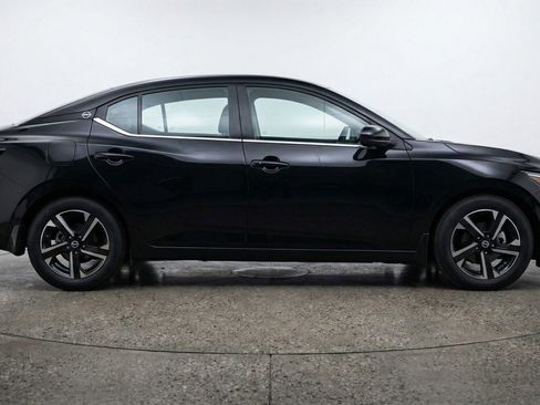Used 2025 Nissan Sentra SV FWD image 8