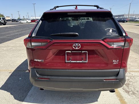 Used 2024 Toyota RAV4 XLE w/ Convenience Package AWD/4WD image 4