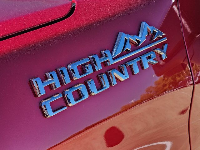 Used 2025 Chevrolet Silverado 1500 High Country w/ High Country Premium Package AWD/4WD image 8
